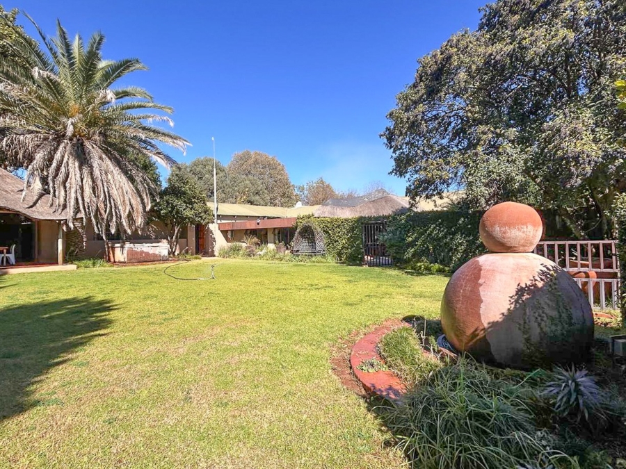 Commercial Property for Sale in Vyfhoek A H North West